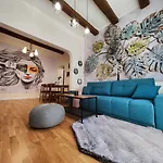 Apart Lion Bridge 2bdr Self Check In Apartment